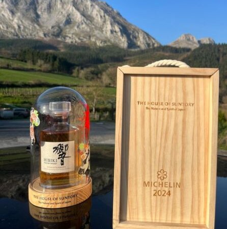 Expositores de madera personalizados: cómo transformar una idea en una pieza de marca única